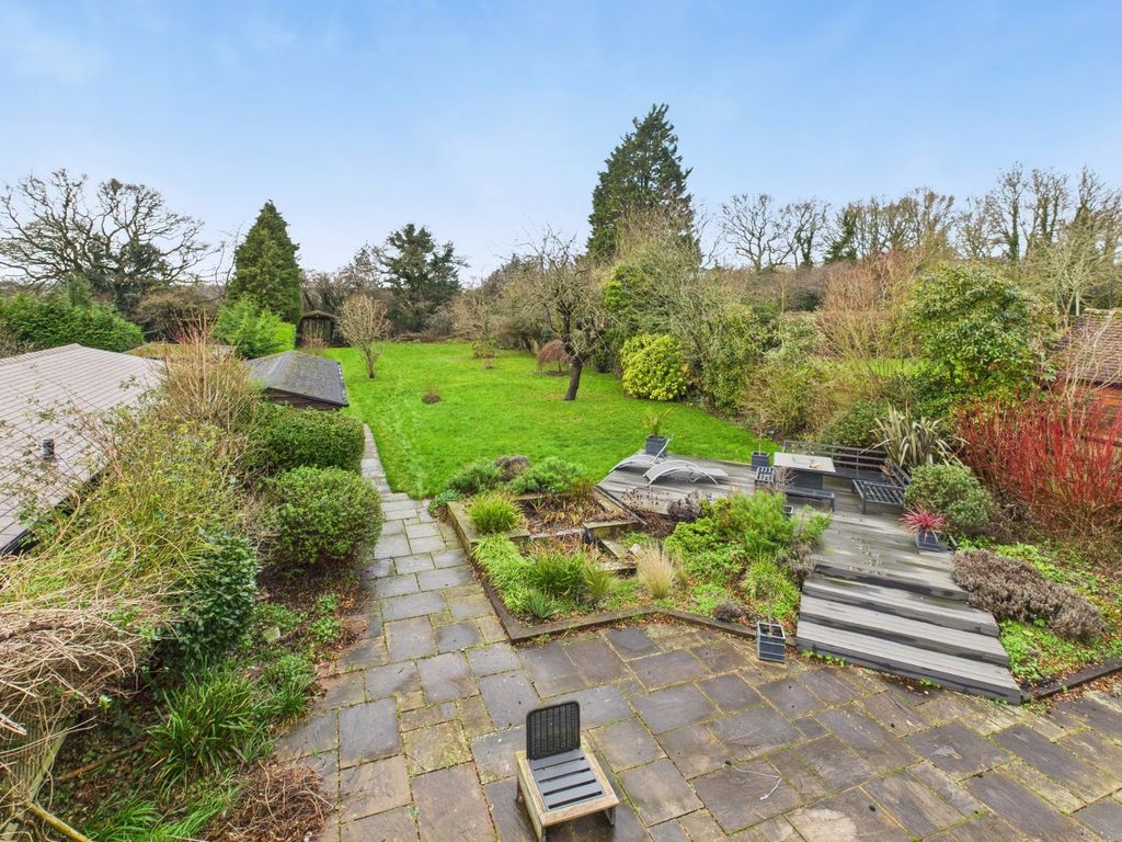 Property photo 2 of 15 Garden