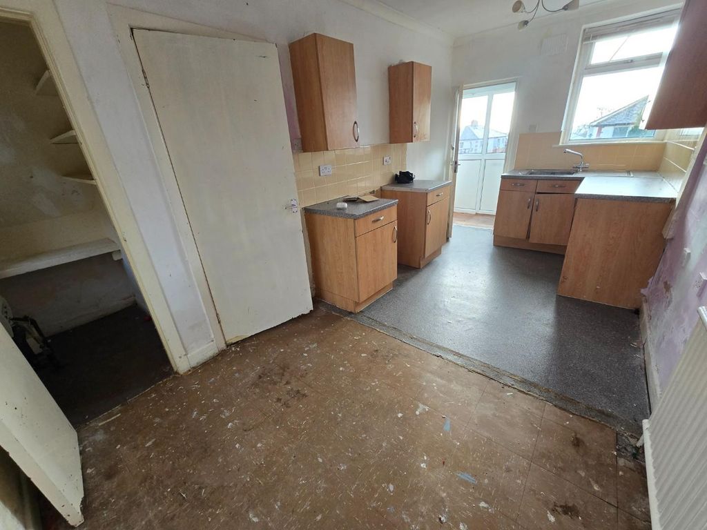 Property photo 3 of 9 Kitchen/Diner