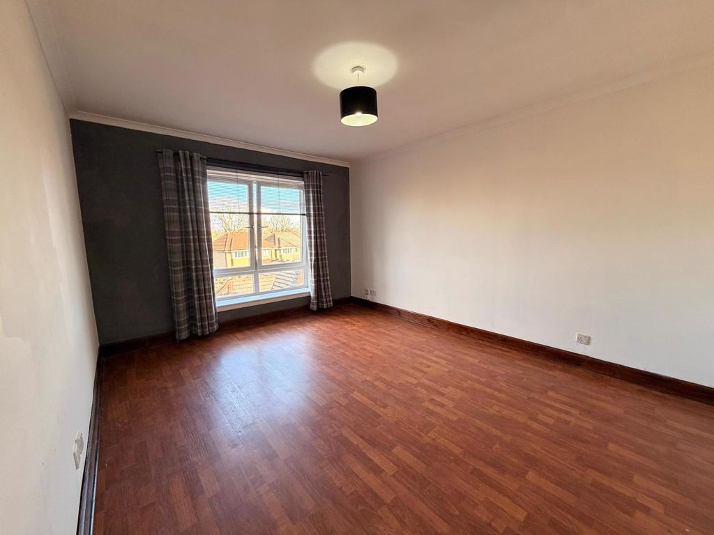 Property photo 2 of 12 Living Room