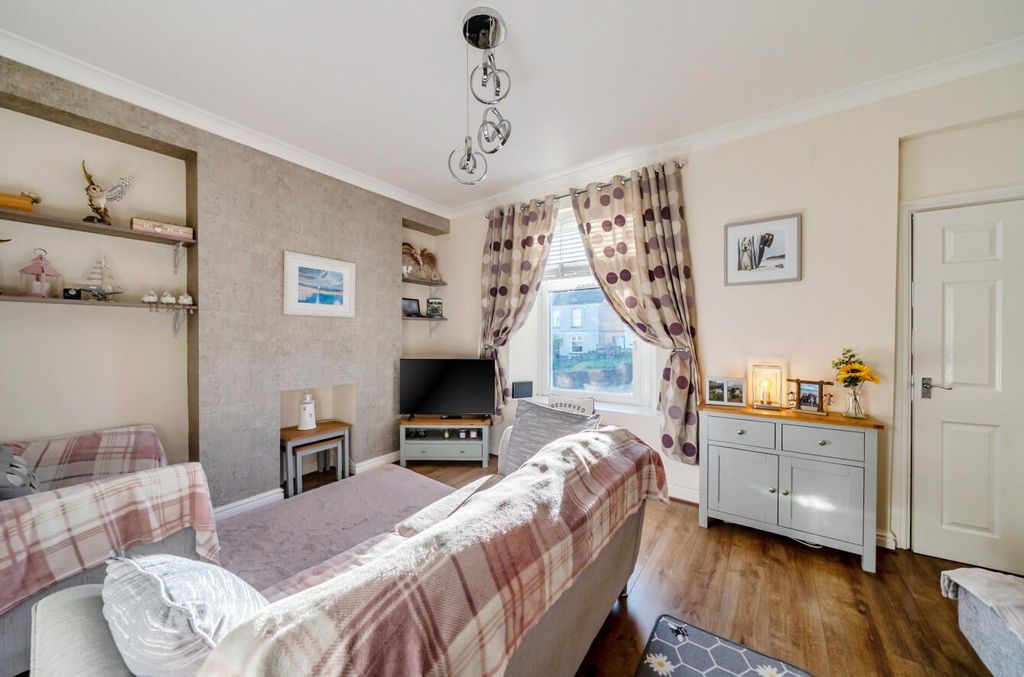 Property photo 2 of 22 1383112-14-6920366E61Aed.Jpg