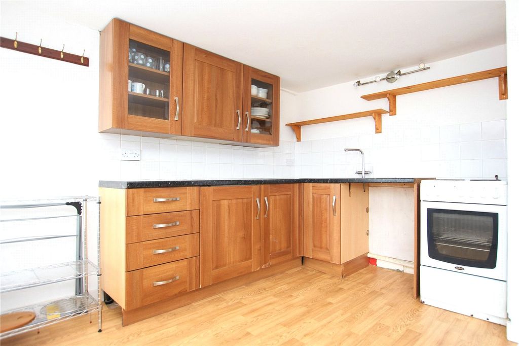 Property photo 2 of 7 Kitchen