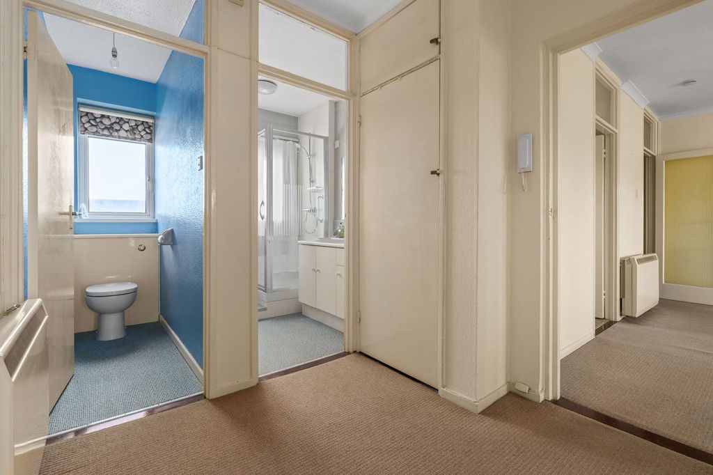 Additional image 5 of 3 bed flat for saleHartland Road, Epping CM16