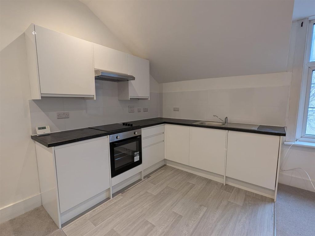 Property photo 3 of 8 Img-20251208-Wa0031.Jpg