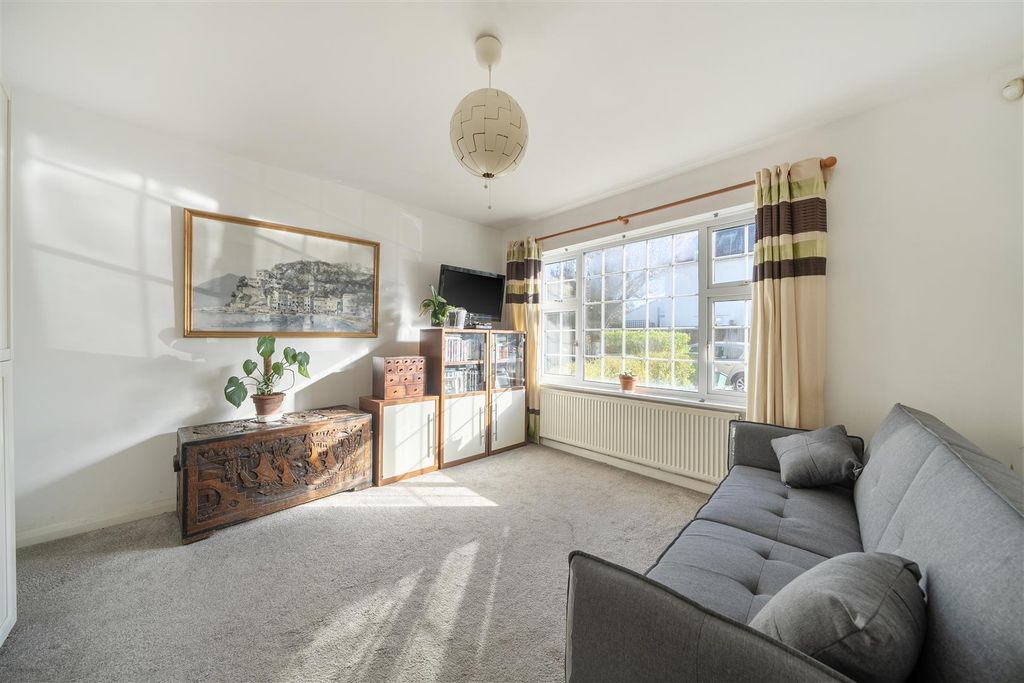 Property photo 3 of 19 1415938-6-69A5Dcecf3B69.Jpg