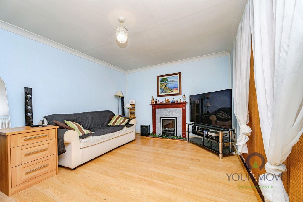 Property photo 3 of 17 Pbox-Img.Jpg