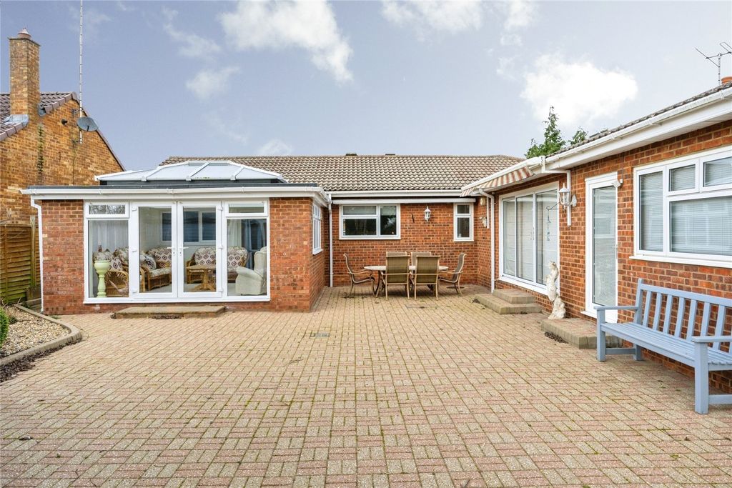 Additional image 23 of 3 bed bungalow for salePoplar Close, Leighton Buzzard, Bedfordshire LU7