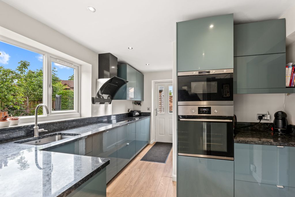 Property photo 2 of 40 P1595866-Min