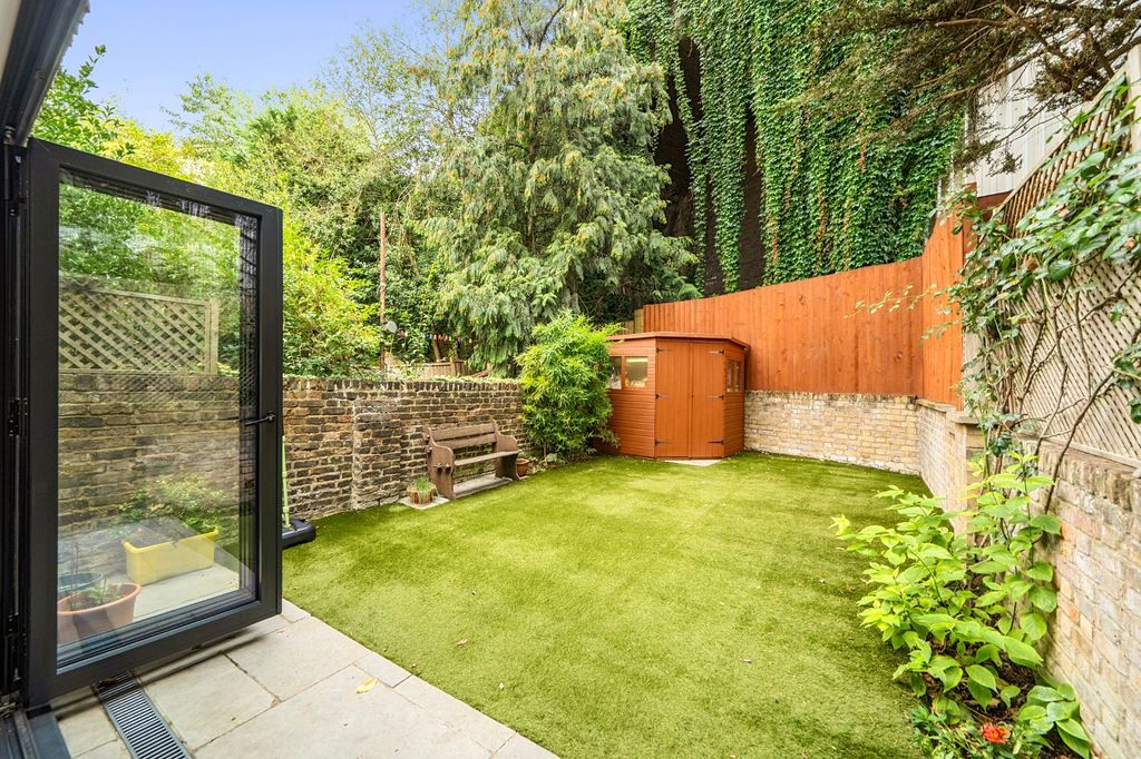 Property photo 2 of 11 Picture No. 18