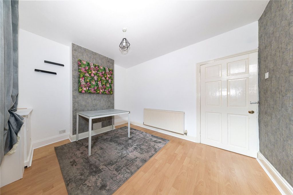 Property photo 2 of 18 Picture No. 20