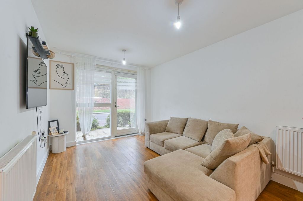 Property photo 3 of 8