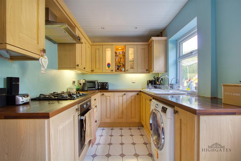 Property photo 2 of 12 Kitchen.Jpg