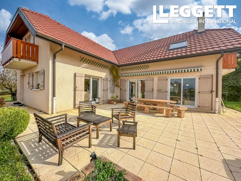 Property photo 2 of 10