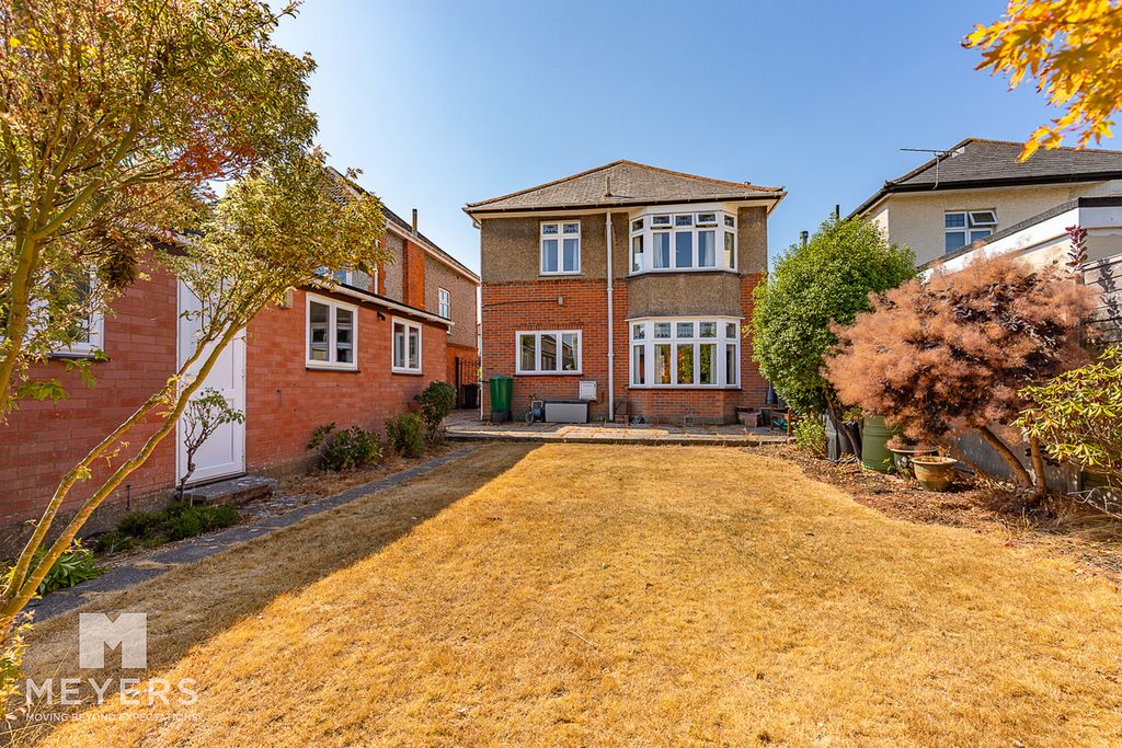 Property photo 2 of 18