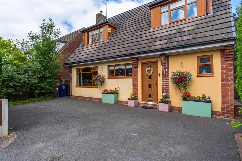 Property photo 1 of 33 Driveway