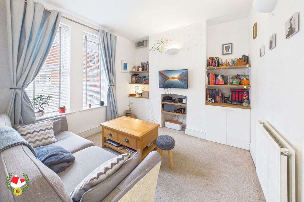 Property photo 2 of 11