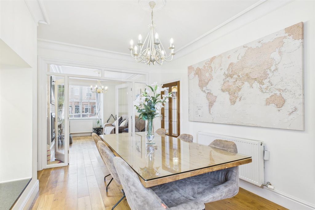 Property photo 3 of 14 Dining Room