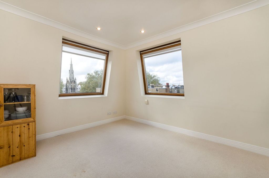 Property photo 2 of 5