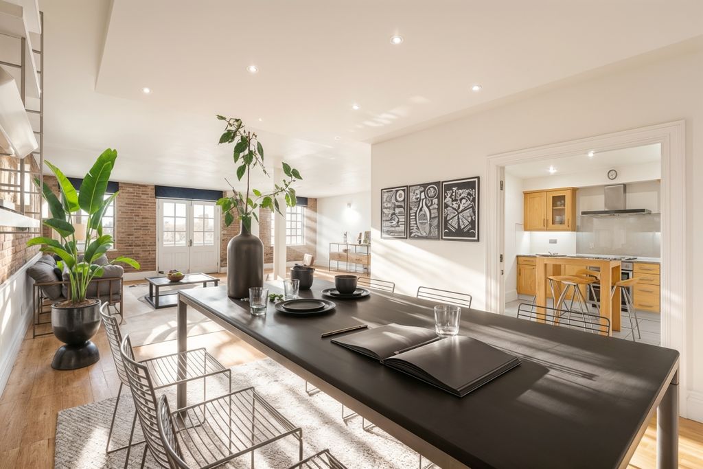 Property photo 1 of 10 Property_Ceea_094...