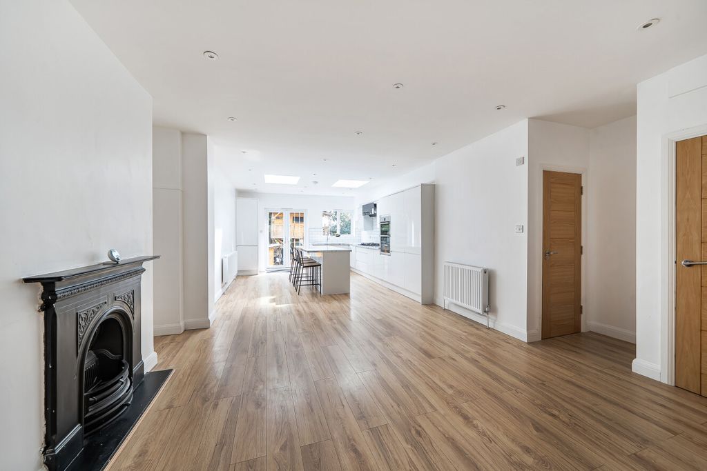 Property photo 3 of 16 1512032-10-6A9034...