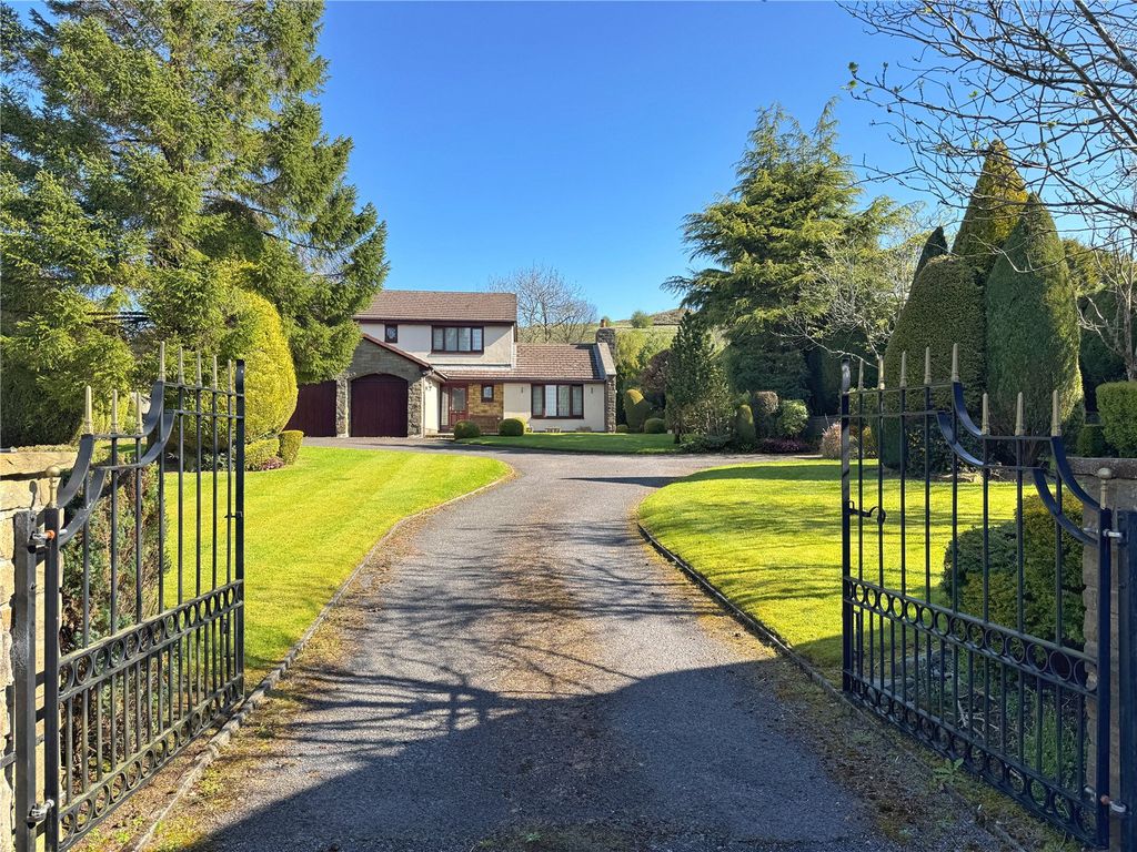 Property photo 1 of 27 Gated Property