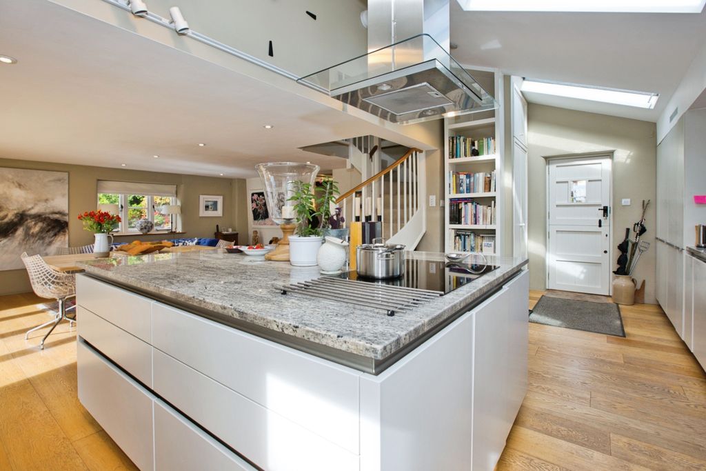 Property photo 3 of 22