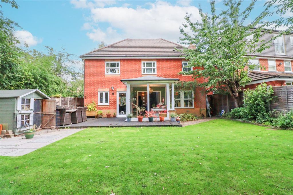 Property photo 2 of 27 Rear Garden