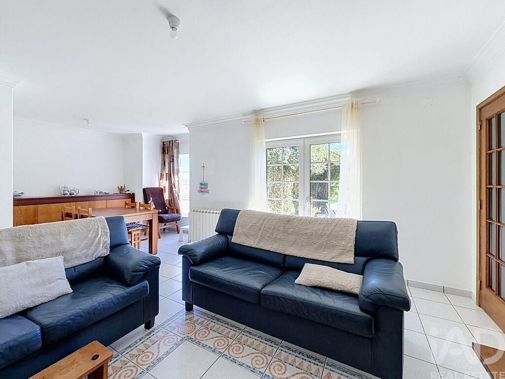 Property photo 3 of 39