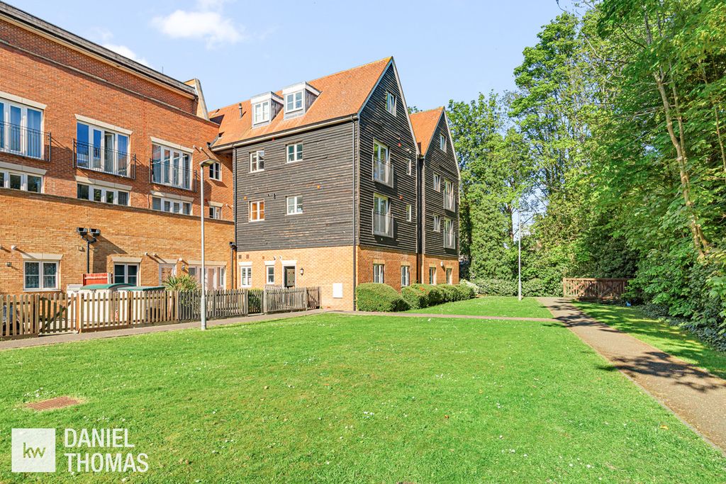 Property photo 1 of 26