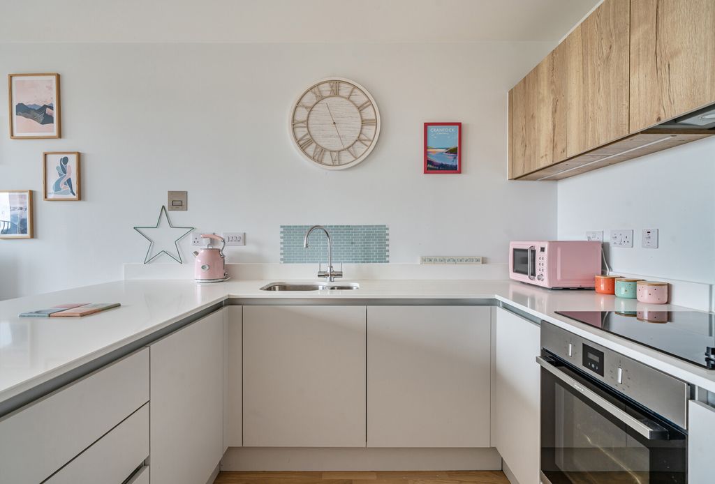 Property photo 3 of 16 1420721-4-69Aabe9...