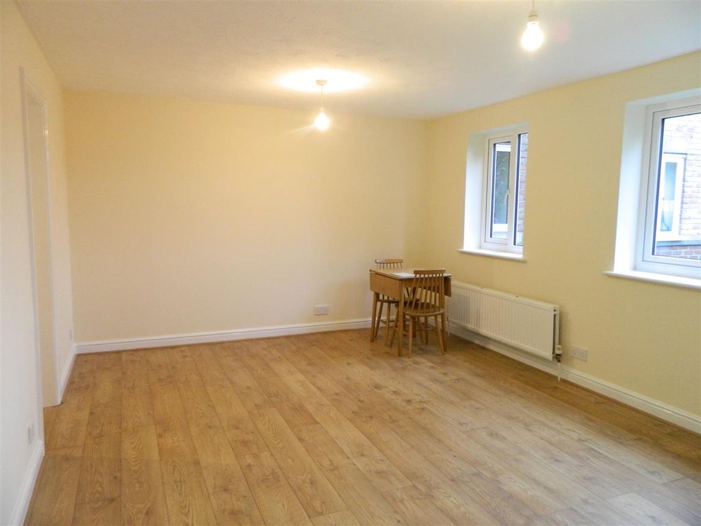 Property photo 3 of 6 004.Jpg