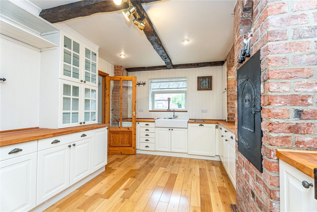 Property photo 3 of 33 Picture No. 09