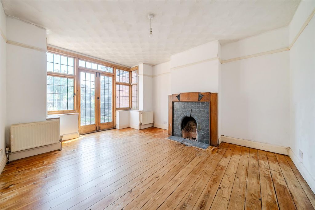Property photo 3 of 16 1335412-10-6899E1A9Bbcf8.Jpg