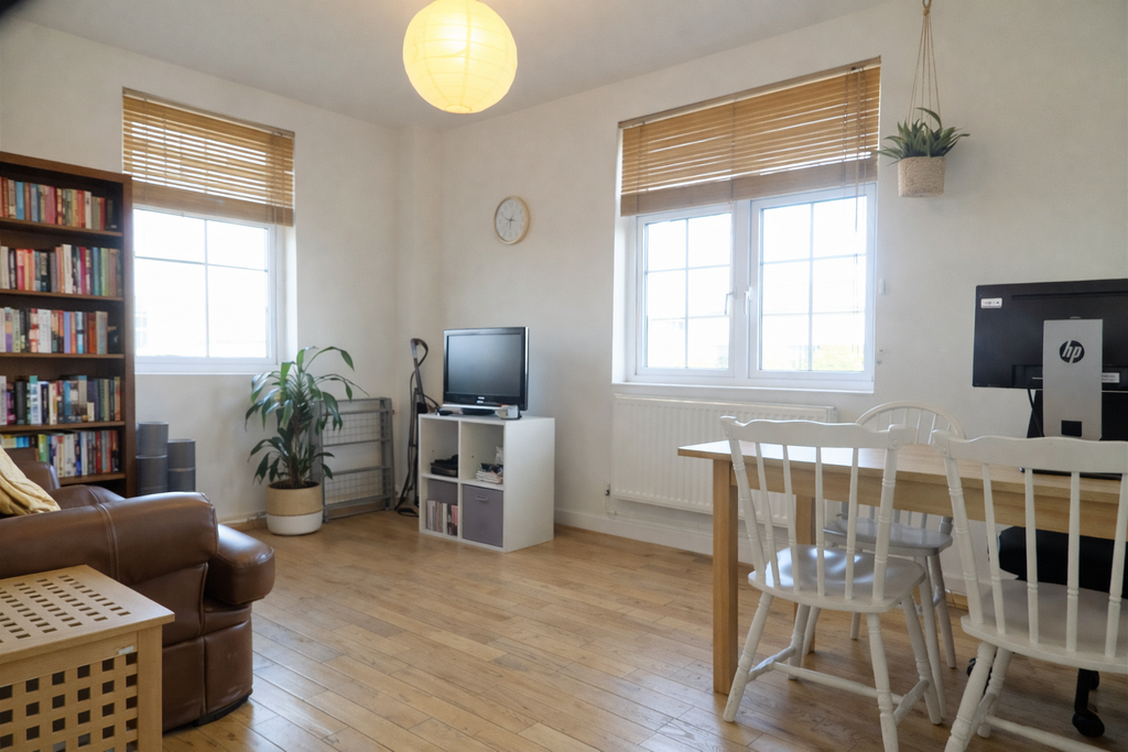 Property photo 2 of 6 8A8931Bd-8963-452A-A34B-31E24E5Ec971