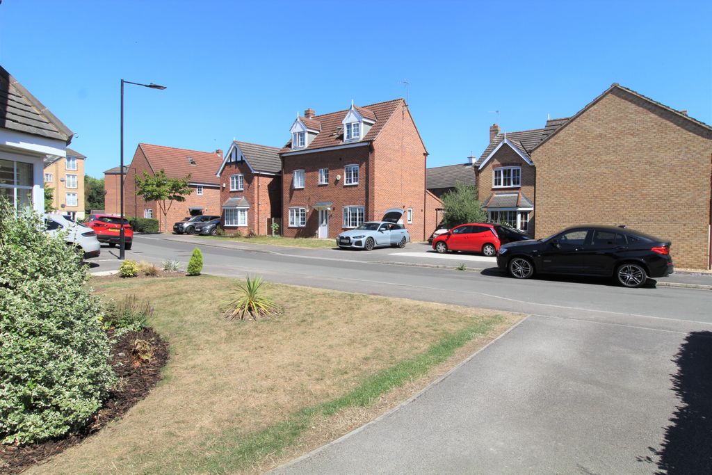 Property photo 2 of 29