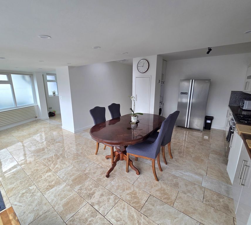 Property photo 3 of 16 Gallery