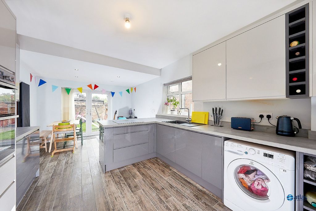 Property photo 2 of 15 Kitchen