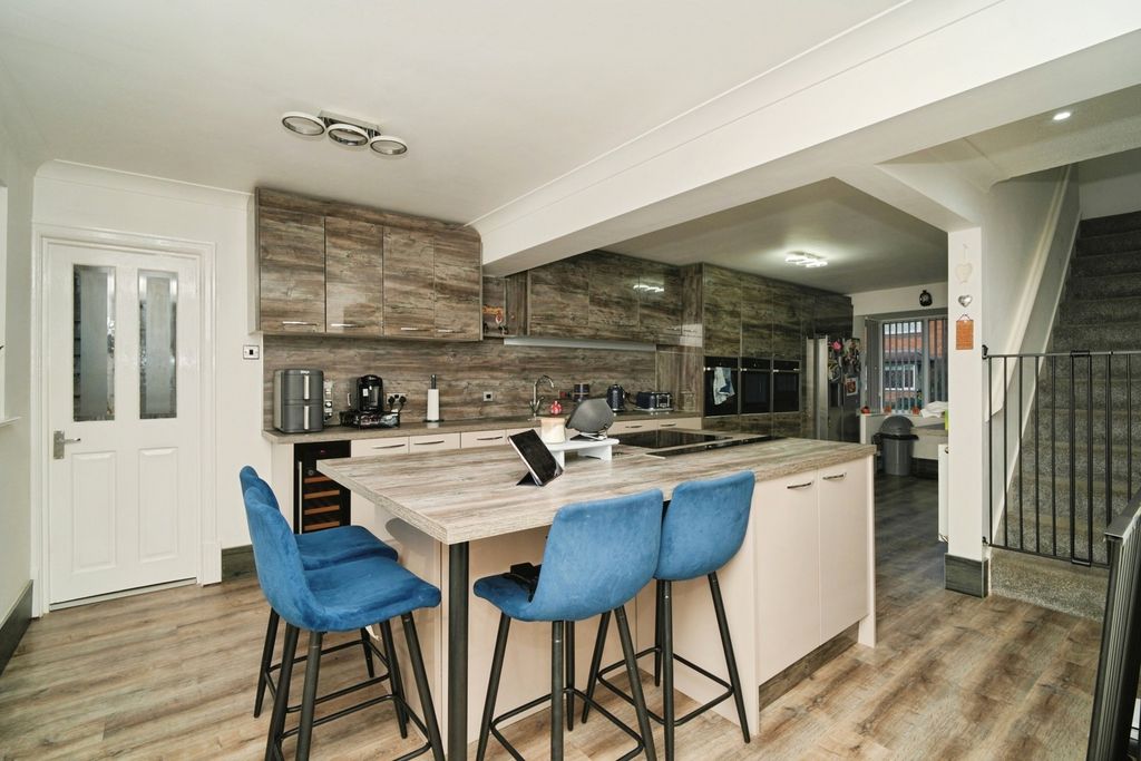 Property photo 2 of 18 Pbox-Img.Jpg