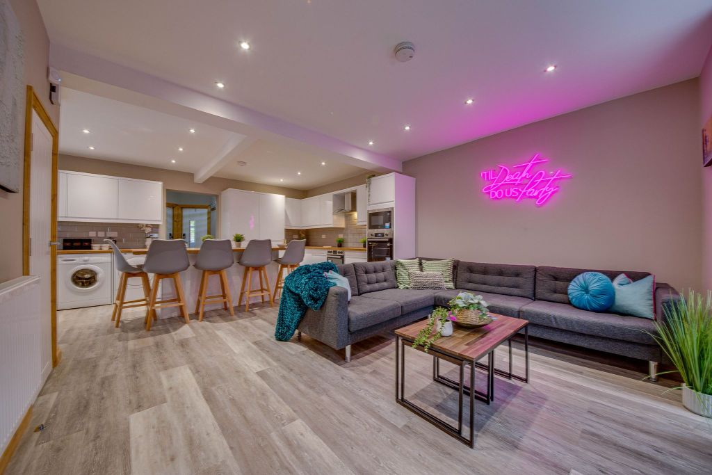 Property photo 1 of 10 Living Room 2