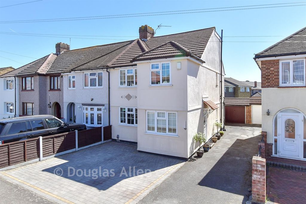 Property photo 1 of 17 External (Web)