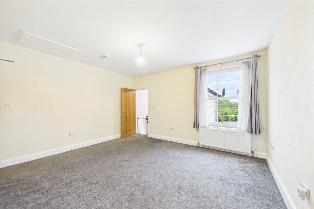 Property photo 3 of 5 Picture No. 30