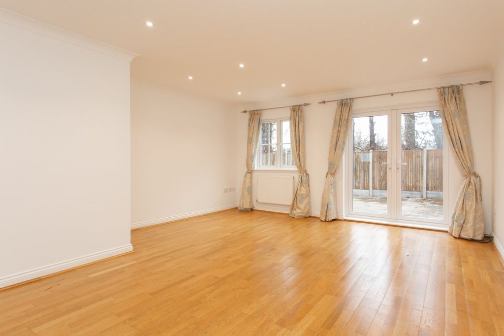 Property photo 2 of 12 Picture 2