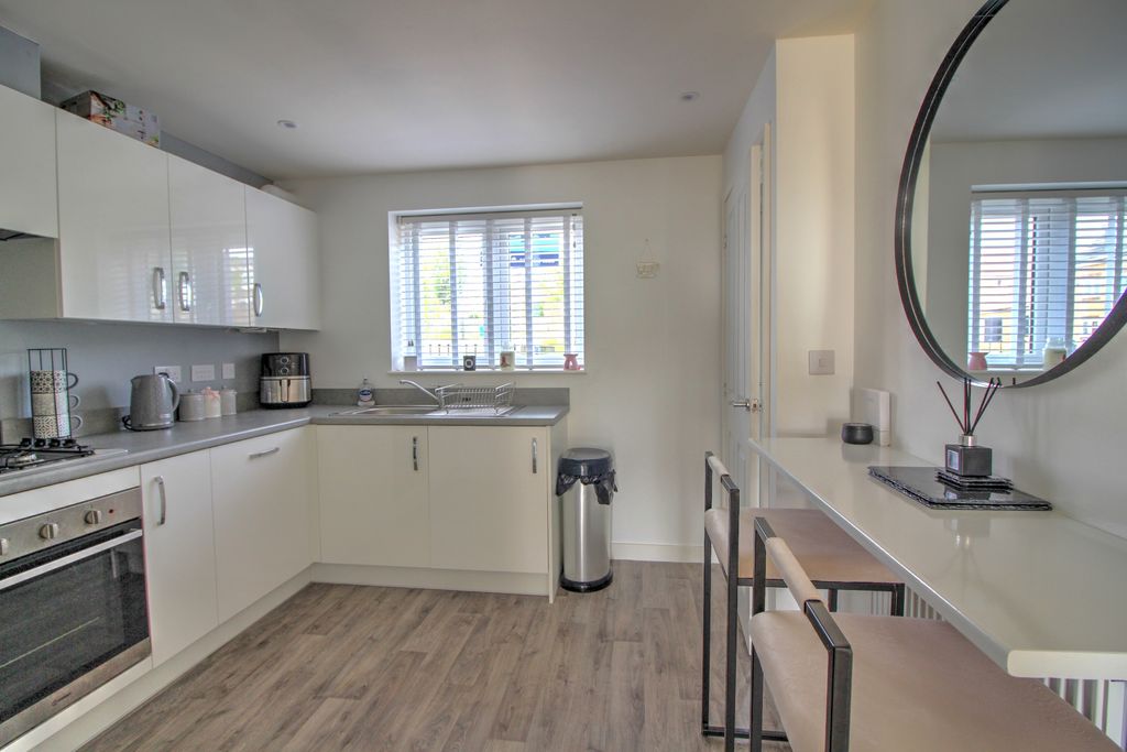 Property photo 3 of 14 Img_3402_3_4