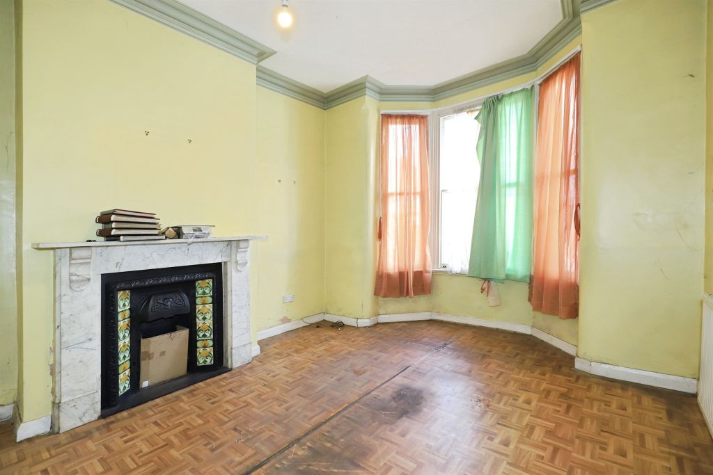Property photo 3 of 18