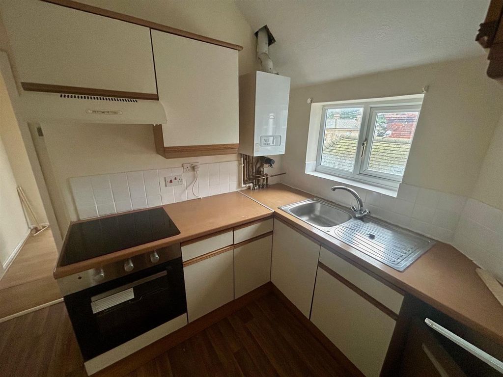 Property photo 2 of 8 Kitchen.Jpg