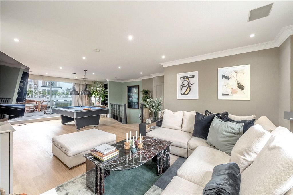 Property photo 1 of 24 Reception