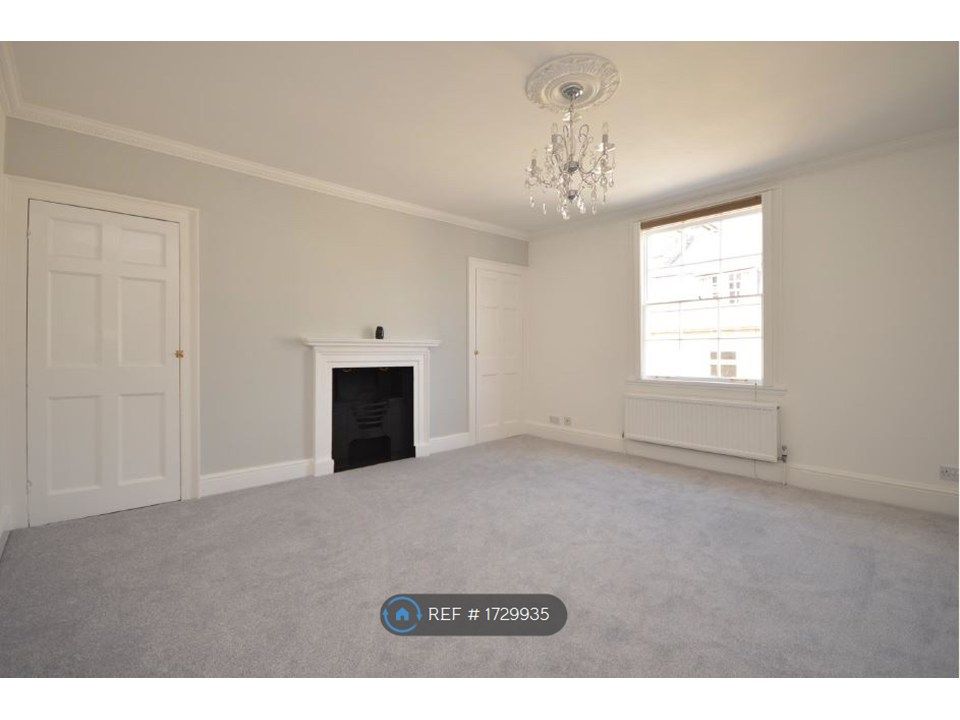 Property photo 1 of 6 Living Room