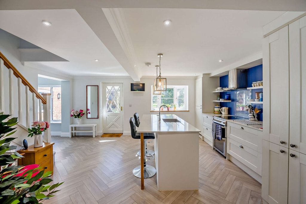 Property photo 3 of 23 Picture No. 14