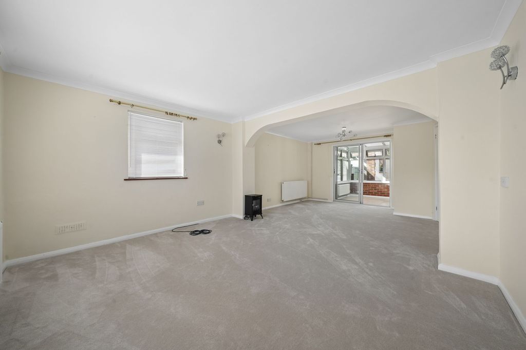 Property photo 2 of 25