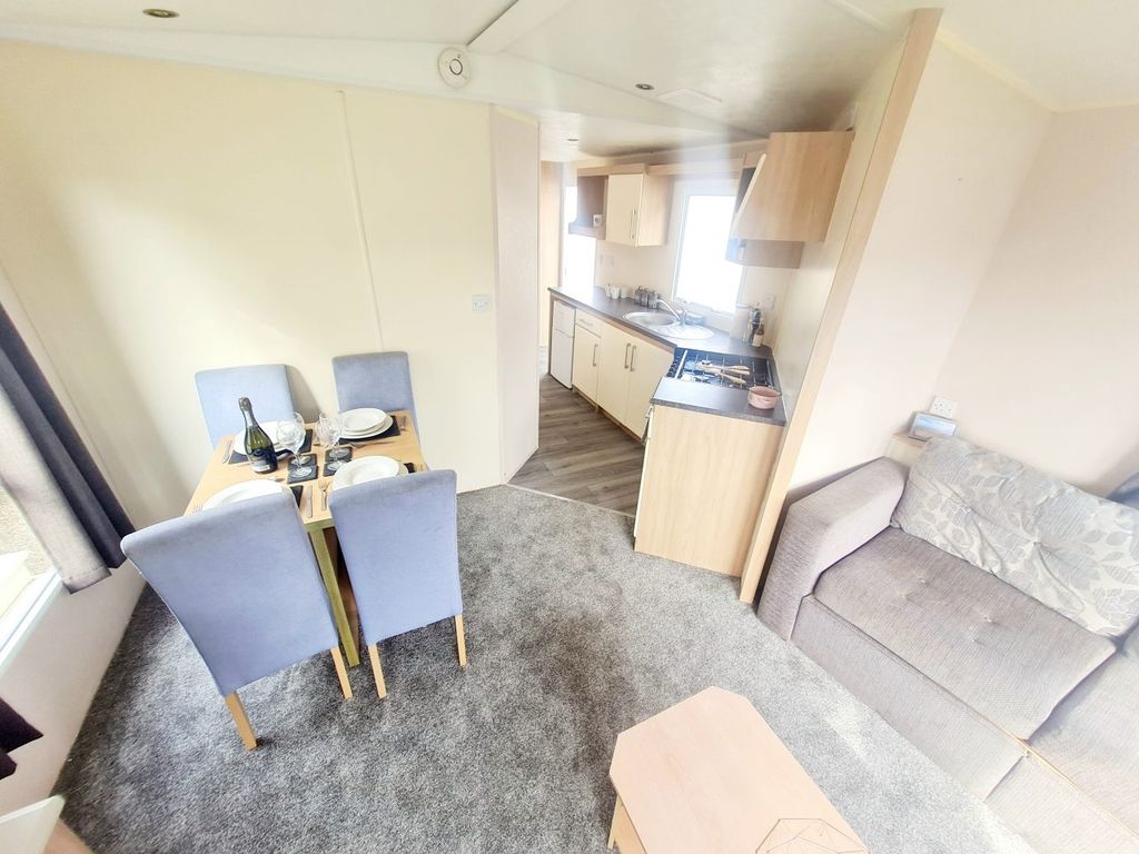 Property photo 2 of 6 Delta Denbigh Deluxe 2011 Car0027623 87828035.Jpeg