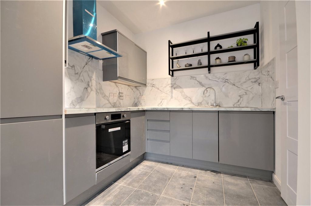 Property photo 2 of 12 Picture No. 04